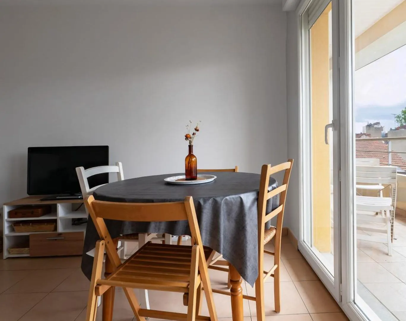 L'Eugenie - Appartement Design & Confort En Centre-Ville Vichy 0*,  France