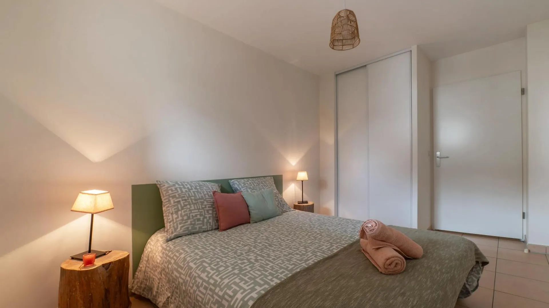 Apartment L'Eugenie - Appartement Design & Confort En Centre-Ville Vichy