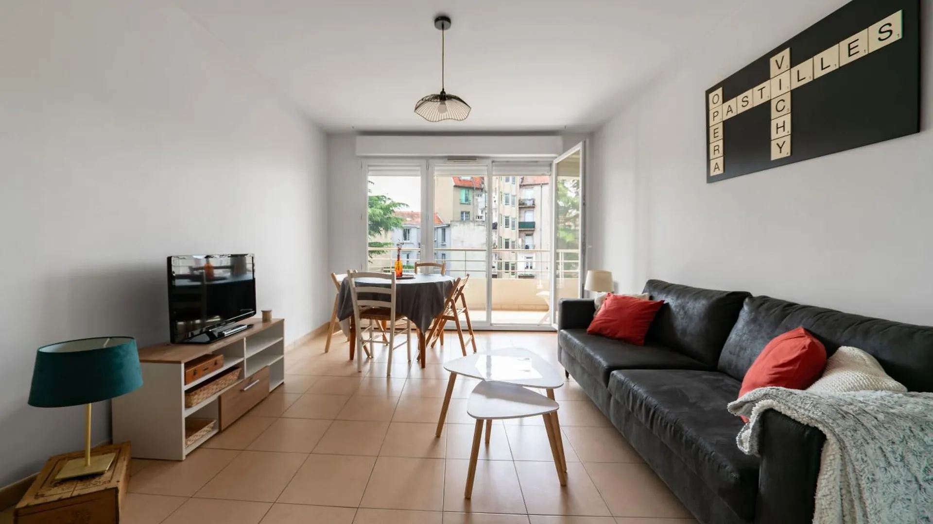L'Eugenie - Appartement Design & Confort En Centre-Ville Vichy Apartment