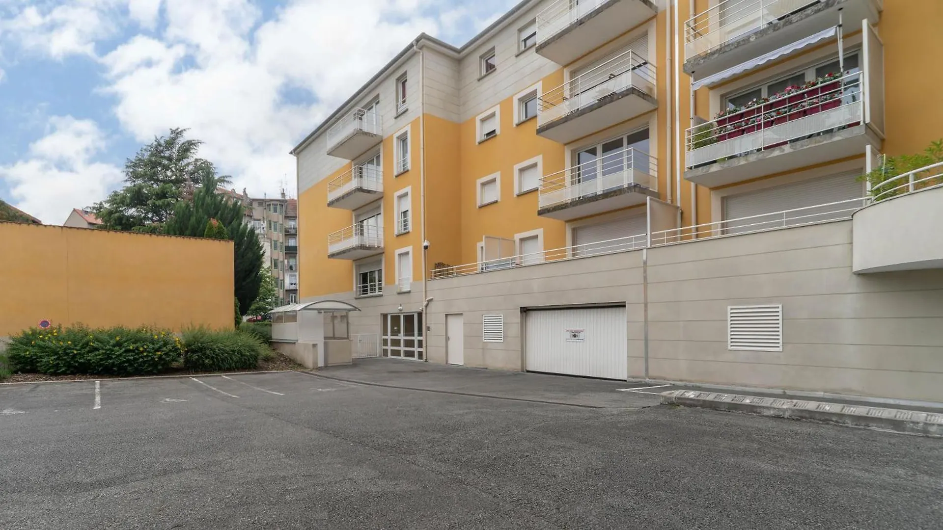 L'Eugenie - Appartement Design & Confort En Centre-Ville Vichy Apartment
